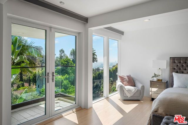 9340 Readcrest Drive, Beverly Hills, CA 90210