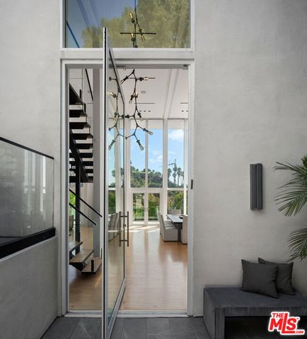 9340 Readcrest Drive, Beverly Hills, CA 90210