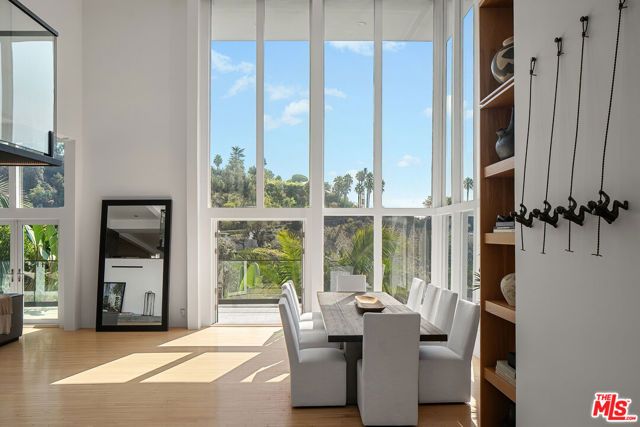 9340 Readcrest Drive, Beverly Hills, CA 90210