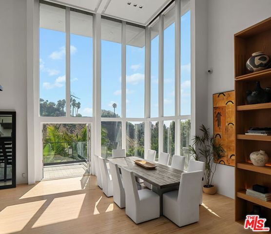 9340 Readcrest Drive, Beverly Hills, CA 90210