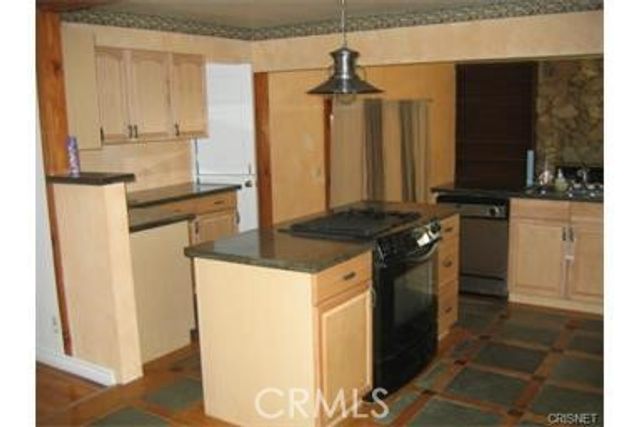 6724 Jumilla Avenue, Winnetka, CA 91306