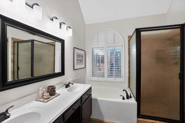 300 N Carriage Hills DR, Georgetown, TX 78626