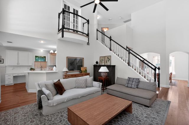 300 N Carriage Hills DR, Georgetown, TX 78626