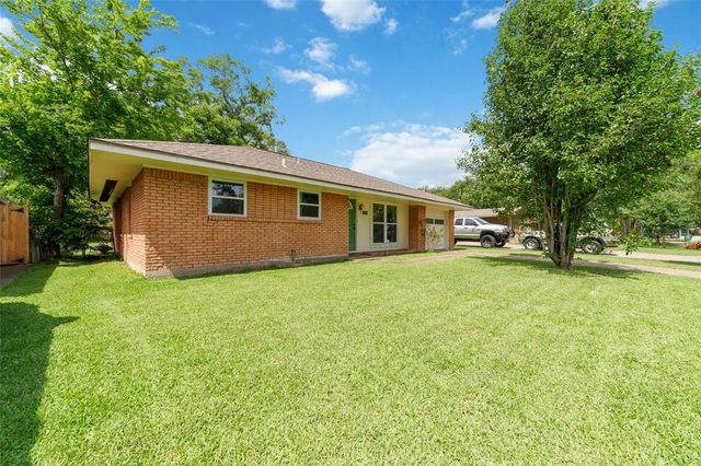 6601 Roos Road, Houston, TX 77074