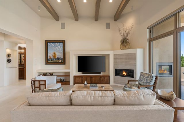4 Penasco Circle, Santa Fe, NM 87506