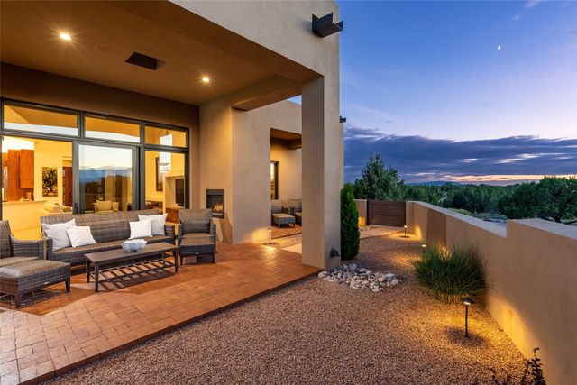 4 Penasco Circle, Santa Fe, NM 87506