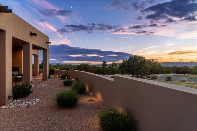 4 Penasco Circle, Santa Fe, NM 87506