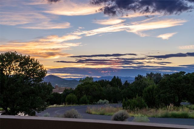 4 Penasco Circle, Santa Fe, NM 87506