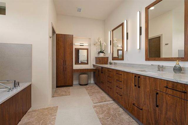 4 Penasco Circle, Santa Fe, NM 87506