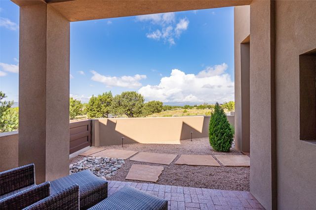 4 Penasco Circle, Santa Fe, NM 87506