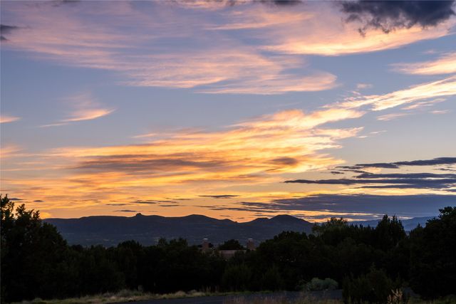 4 Penasco Circle, Santa Fe, NM 87506