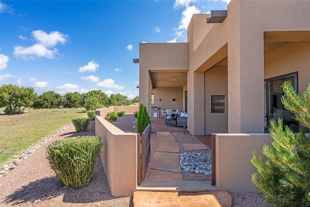 4 Penasco Circle, Santa Fe, NM 87506
