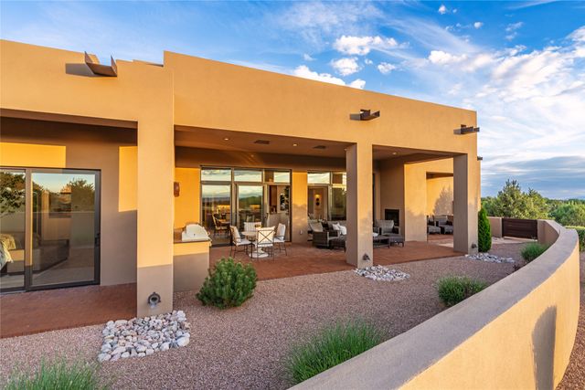 4 Penasco Circle, Santa Fe, NM 87506