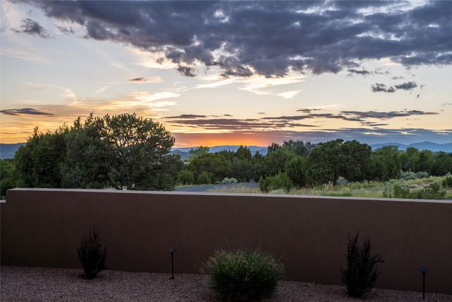 4 Penasco Circle, Santa Fe, NM 87506