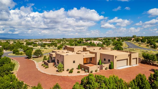 4 Penasco Circle, Santa Fe, NM 87506