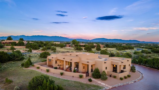 4 Penasco Circle, Santa Fe, NM 87506