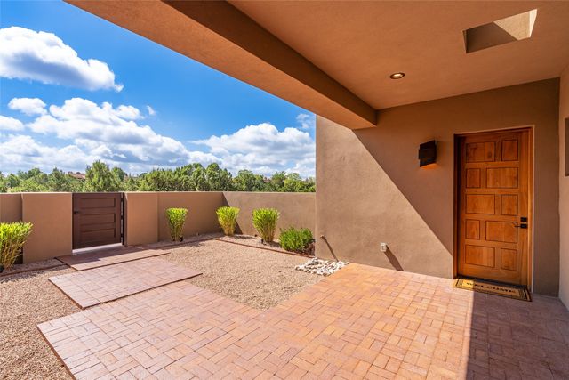 4 Penasco Circle, Santa Fe, NM 87506