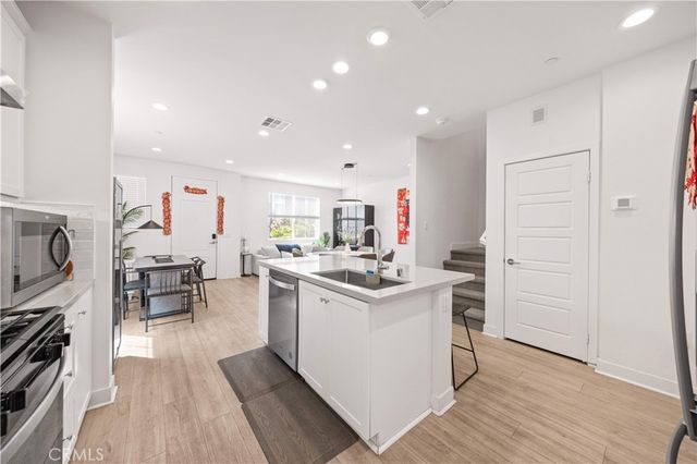 4056 E peony Paseo 16, Ontario, CA 91761