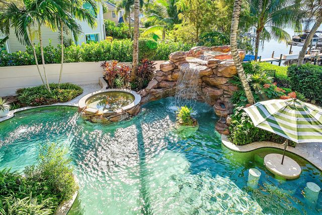 18163 SE Ridgeview Drive, Jupiter, FL 33469