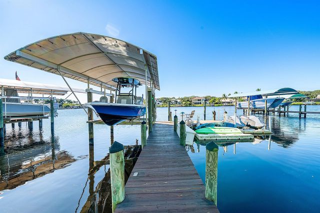 18163 SE Ridgeview Drive, Jupiter, FL 33469