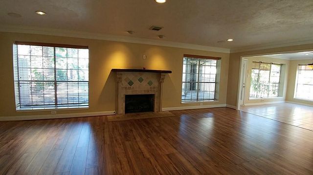 2105 Meadow Parkway N N, League City, TX 77573