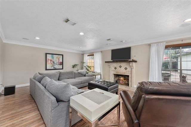 2105 Meadow Parkway N N, League City, TX 77573