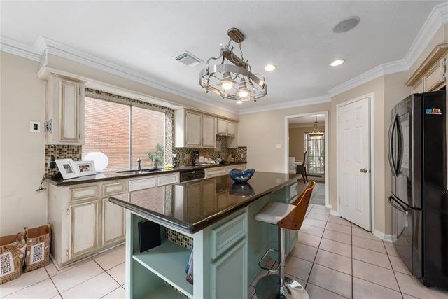 2105 Meadow Parkway N N, League City, TX 77573