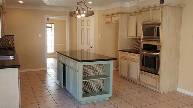 2105 Meadow Parkway N N, League City, TX 77573
