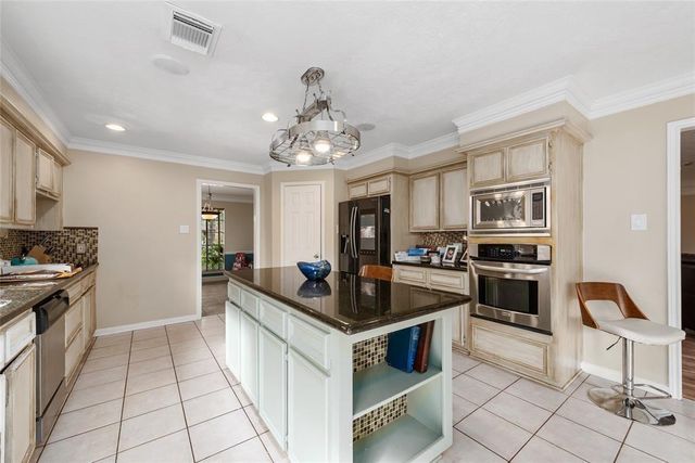 2105 Meadow Parkway N N, League City, TX 77573