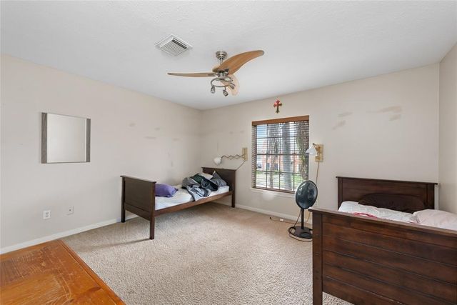 2105 Meadow Parkway N N, League City, TX 77573