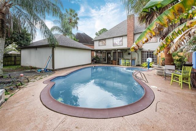 2105 Meadow Parkway N N, League City, TX 77573