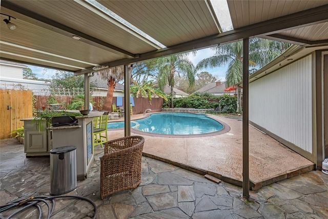 2105 Meadow Parkway N N, League City, TX 77573
