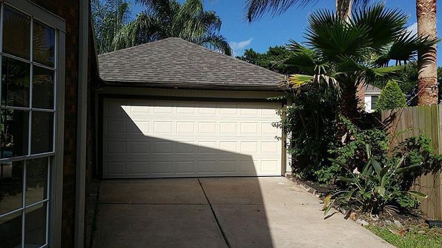 2105 Meadow Parkway N N, League City, TX 77573