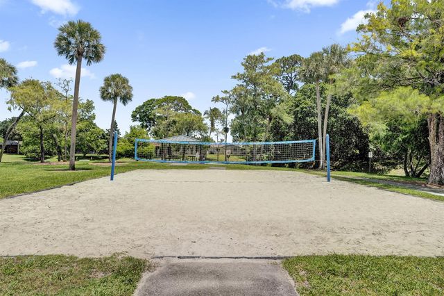 811 NW 43rd Avenue, Coconut Creek, FL 33066