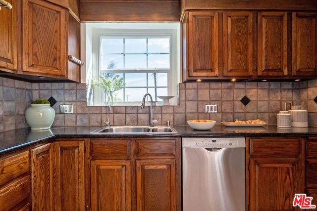 15328 De Pauw Street, Pacific Palisades (los Angeles), CA 90272