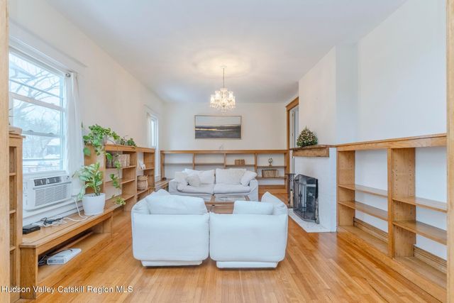 36 Warren Street, Kingston, NY 12401