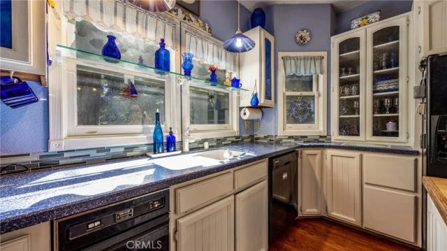 24083 Cresta Drive, Crestline, CA 92325