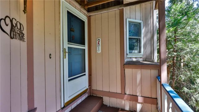 24083 Cresta Drive, Crestline, CA 92325