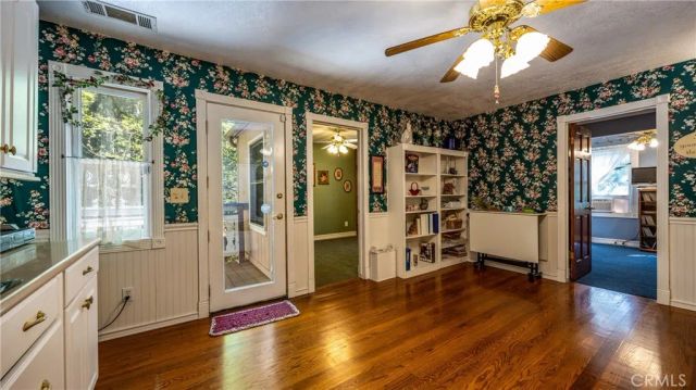 24083 Cresta Drive, Crestline, CA 92325