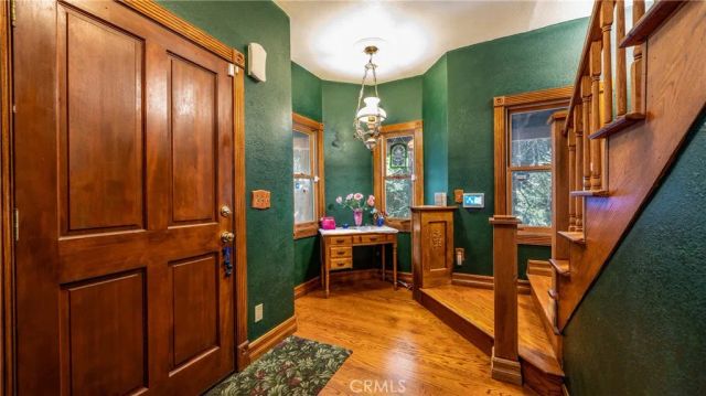 24083 Cresta Drive, Crestline, CA 92325