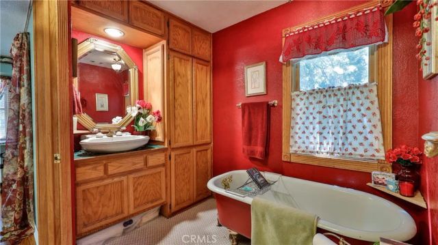 24083 Cresta Drive, Crestline, CA 92325