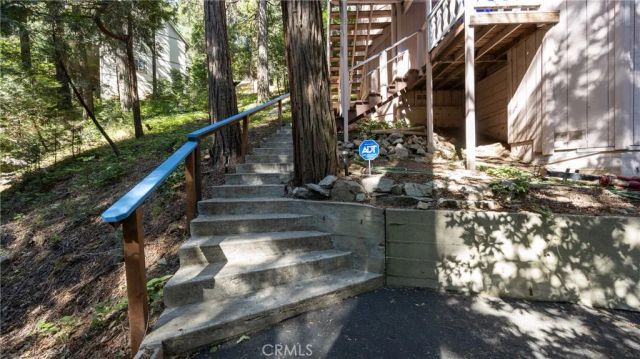 24083 Cresta Drive, Crestline, CA 92325
