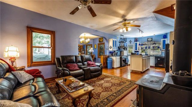 24083 Cresta Drive, Crestline, CA 92325