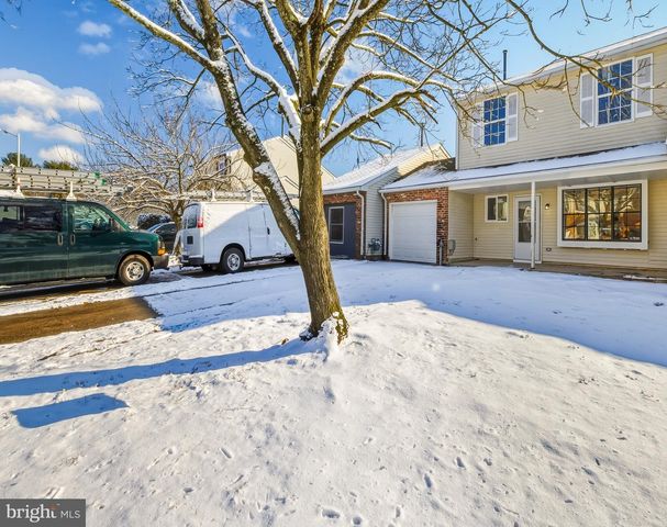 10 HEYWOOD LN, Sicklerville, NJ 08081