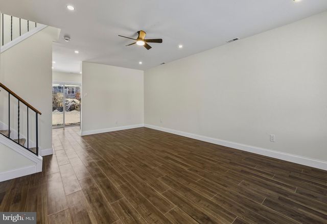 10 HEYWOOD LN, Sicklerville, NJ 08081