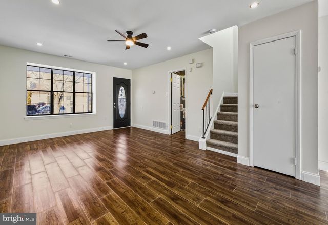 10 HEYWOOD LN, Sicklerville, NJ 08081