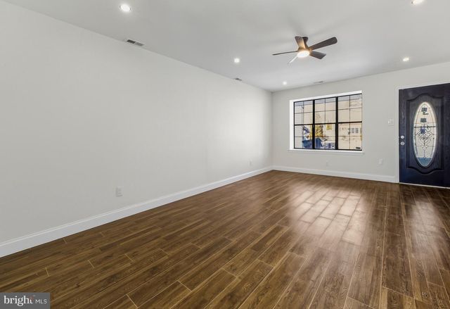 10 HEYWOOD LN, Sicklerville, NJ 08081