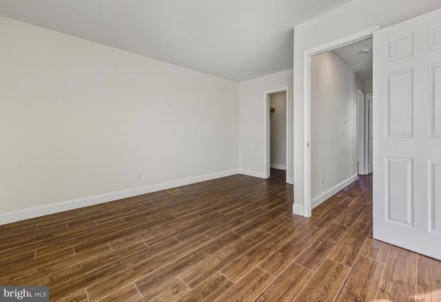 10 HEYWOOD LN, Sicklerville, NJ 08081