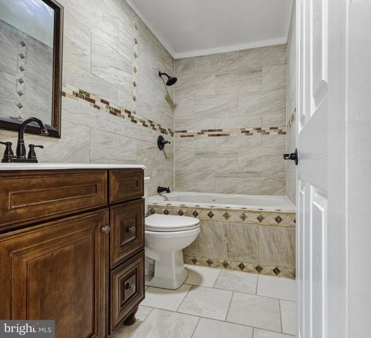 10 HEYWOOD LN, Sicklerville, NJ 08081