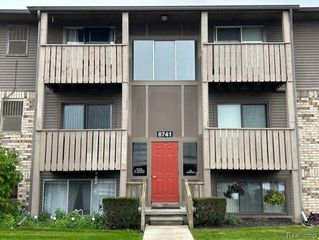 8741 GREEN WILLOW Street 11, Brighton, MI 48116